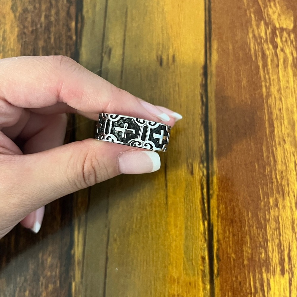 Silver And Black Patterned Ring - image 1